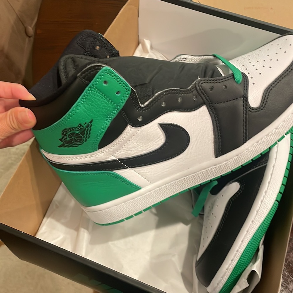 Air Jordan 1 Retro High OG - Lucky Green